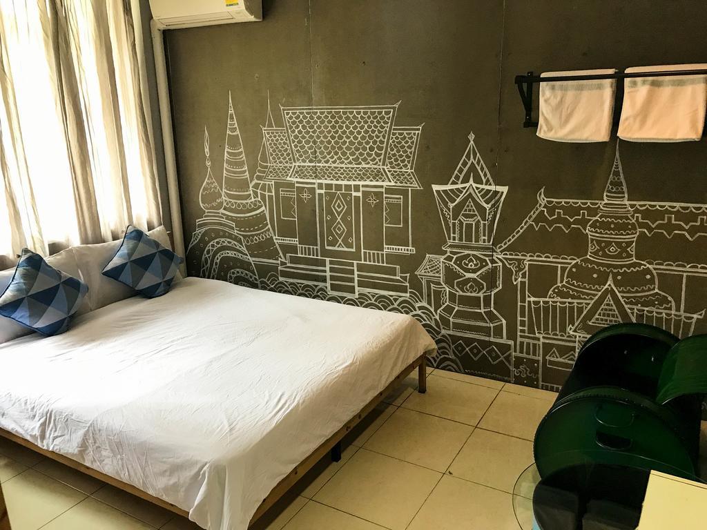 Mile Map Hostel Bangkok Exterior photo